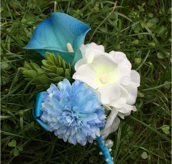 蓝色马蹄莲花语，被玷污的爱_花语大全