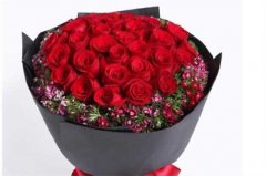 33朵玫瑰代表什么，爱你三生三世/生生世世的爱情：33朵玫瑰代表爱你三生三世